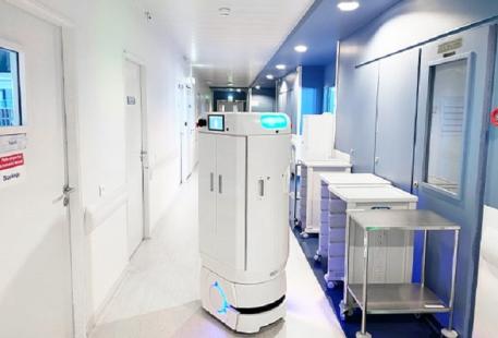 Robot XuP-Med, couloir, hôpital